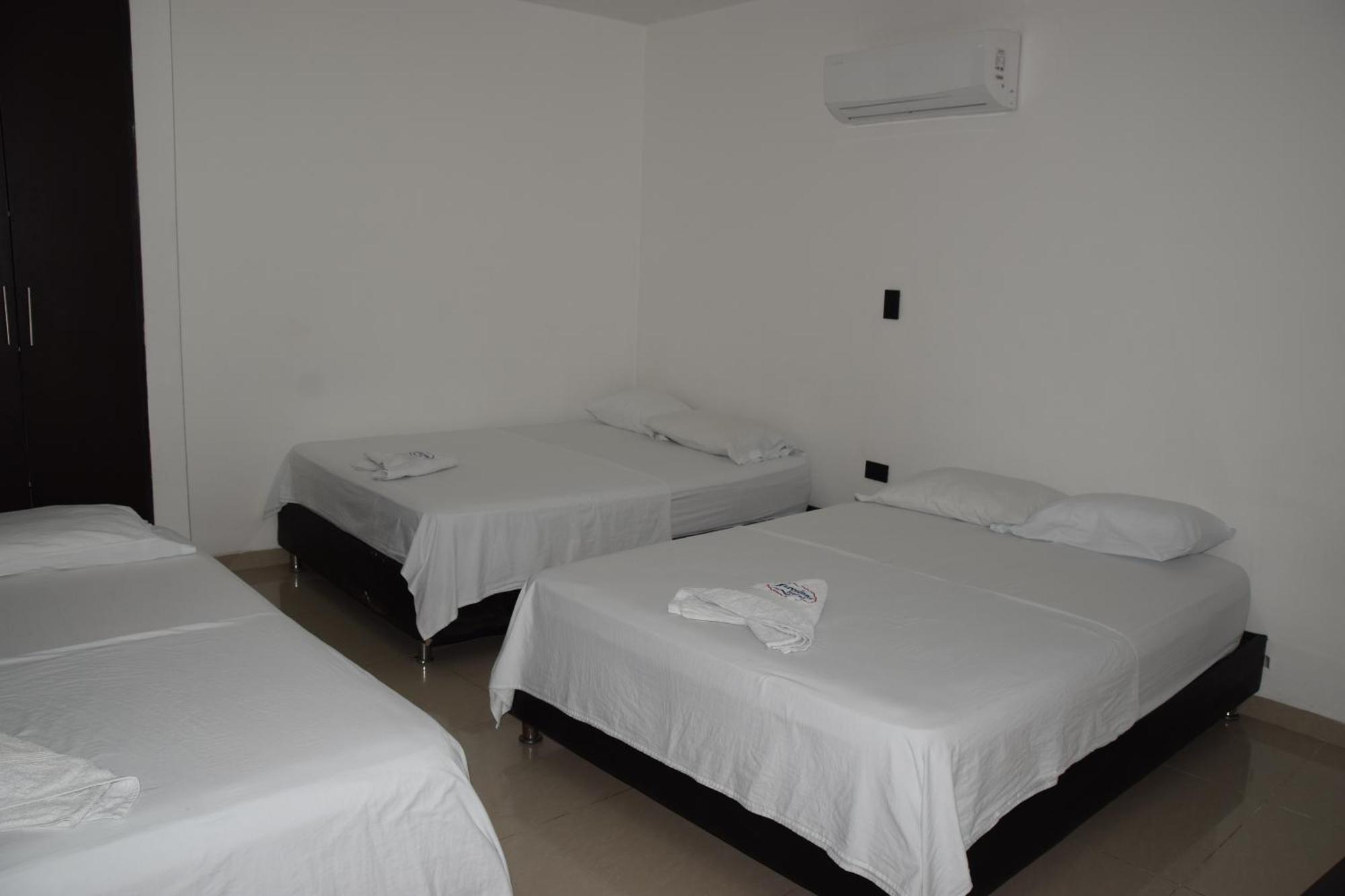 Hotel Barcelona Montería Екстериор снимка